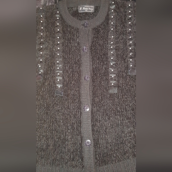Vintage Chic Black Women's Vest with Embellishments In Good Pre-loved Condition - Picture 3 of 7